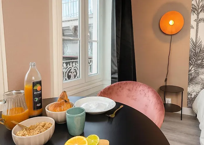 Piano Apartment *
